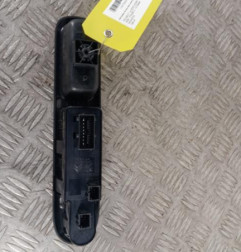 Interrupteur de leve vitre avant gauche PEUGEOT 3008 1