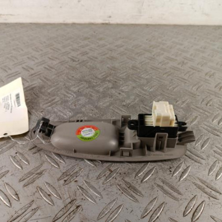 Interrupteur de leve vitre avant droit NISSAN ALMERA TINO