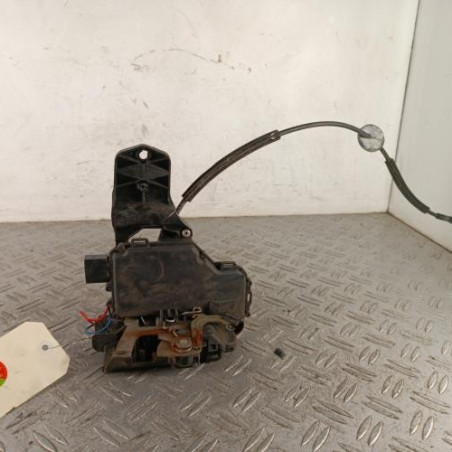 Serrure avant gauche VOLKSWAGEN PASSAT 4