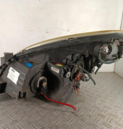 Optique avant principal droit (feux)(phare) TOYOTA COROLLA VERSO 2