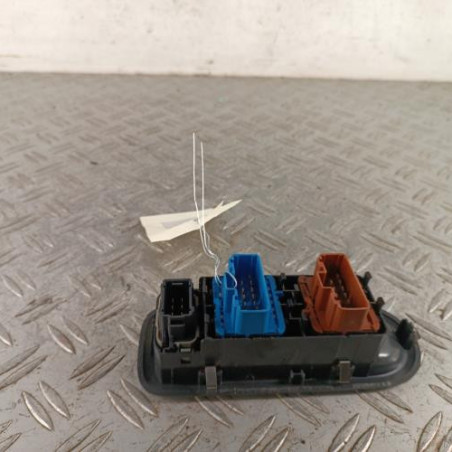 Interrupteur de leve vitre avant droit RENAULT CLIO 3