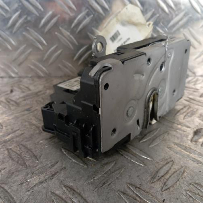 Serrure avant gauche OPEL CORSA E