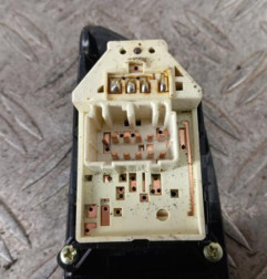 Interrupteur de leve vitre avant gauche HYUNDAI IX 35 Photo n°4