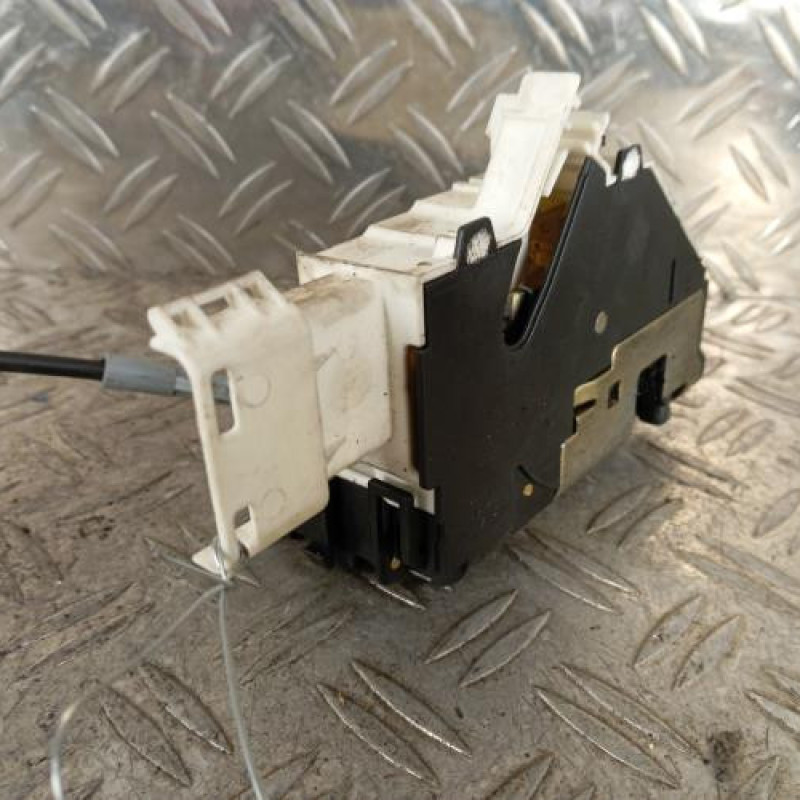 Serrure avant droit CITROEN C4 1 Serrure avant droit CITROEN C4 1