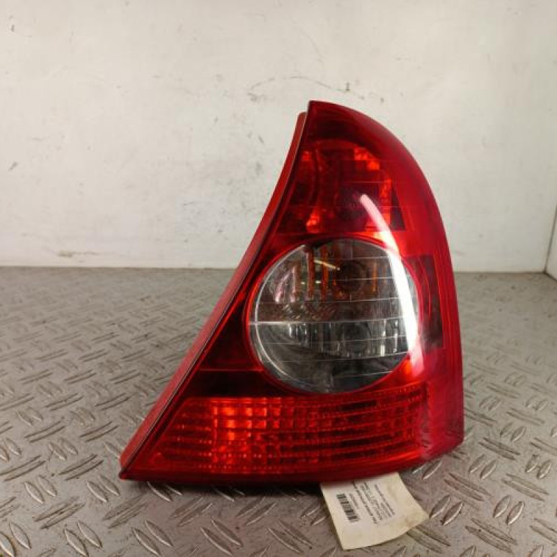 Feu arriere principal droit (feux) RENAULT CLIO 2 Feu arriere principal droit (feux) RENAULT CLIO 2