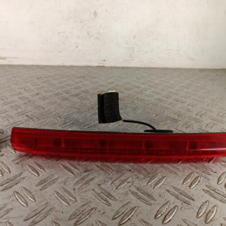 Feu arriere stop central TOYOTA AVENSIS 2 Photo n°1