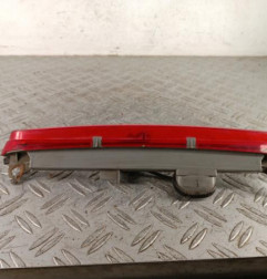 Feu arriere stop central TOYOTA AVENSIS 2