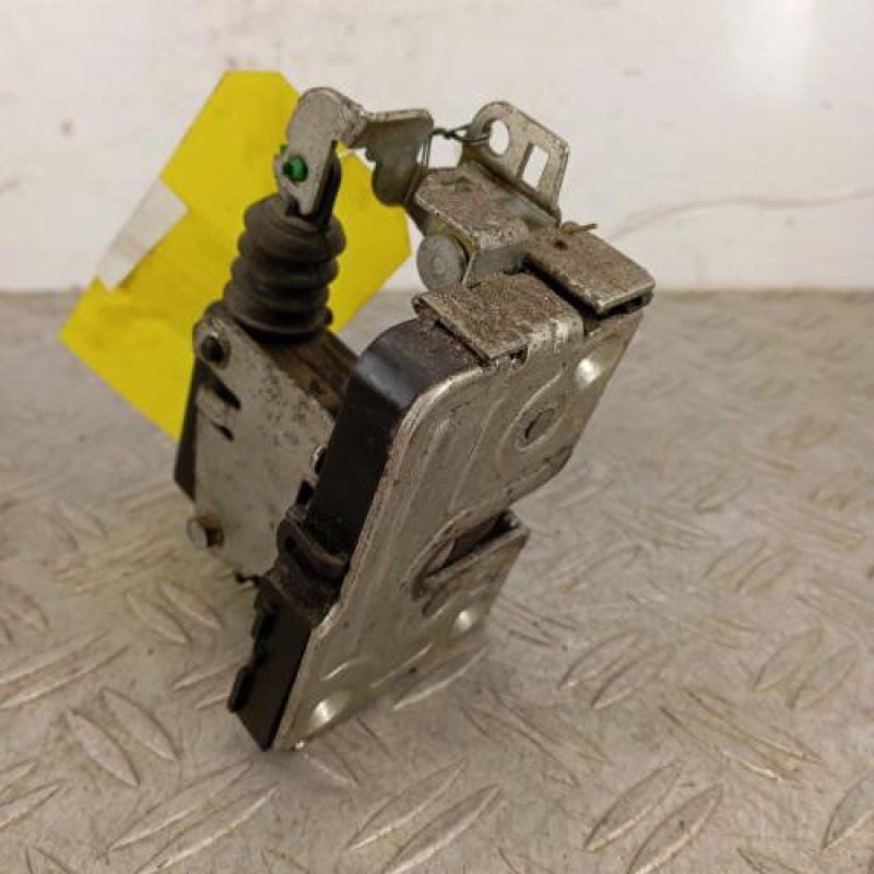 Serrure avant gauche RENAULT MASTER 2 Serrure avant gauche RENAULT MASTER 2