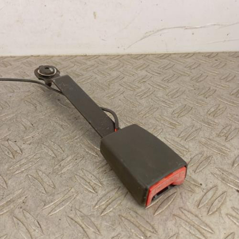 Attache ceinture avant gauche RENAULT CLIO 3