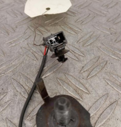 Attache ceinture avant gauche RENAULT CLIO 3 Photo n°3