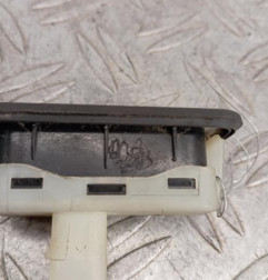 Bouton de coffre RENAULT CLIO 3 Photo n°4