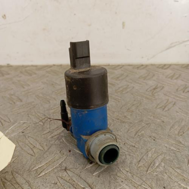 Pompe lave glace avant RENAULT CLIO 3 Pompe lave glace avant RENAULT CLIO 3