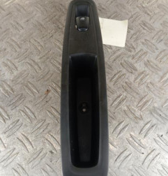 Interrupteur de leve vitre arriere droit RENAULT KADJAR Photo n°1