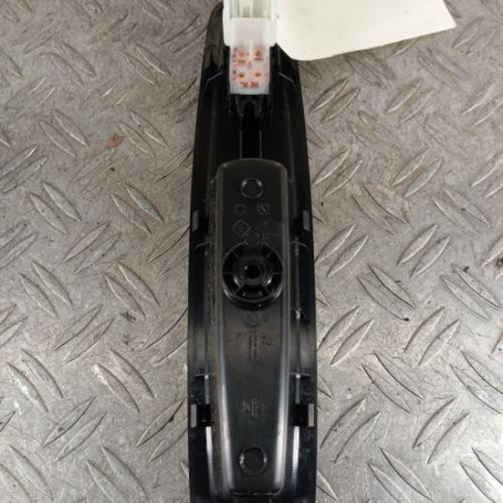 Interrupteur de leve vitre arriere droit RENAULT KADJAR