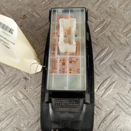 Interrupteur de leve vitre avant droit RENAULT KADJAR