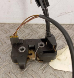 Serrure de hayon FORD FIESTA 5 Photo n°1