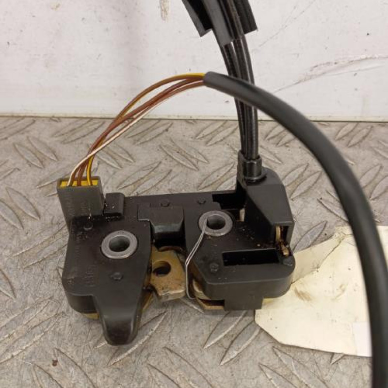 Serrure de hayon FORD FIESTA 5 Serrure de hayon FORD FIESTA 5