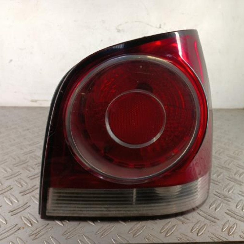 Feu arriere principal droit (feux) VOLKSWAGEN POLO 4 Feu arriere principal droit (feux) VOLKSWAGEN POLO 4
