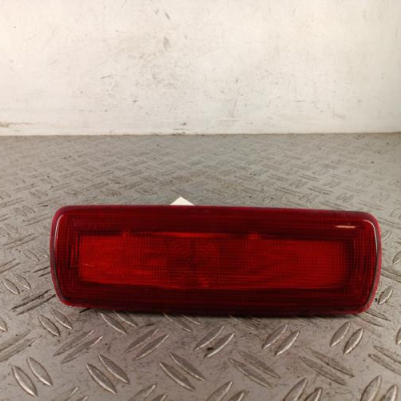 Feu arriere stop central OPEL VIVARO 2 Feu arriere stop central OPEL VIVARO 2