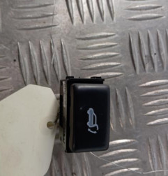 Bouton de coffre RENAULT KOLEOS 2 Photo n°1