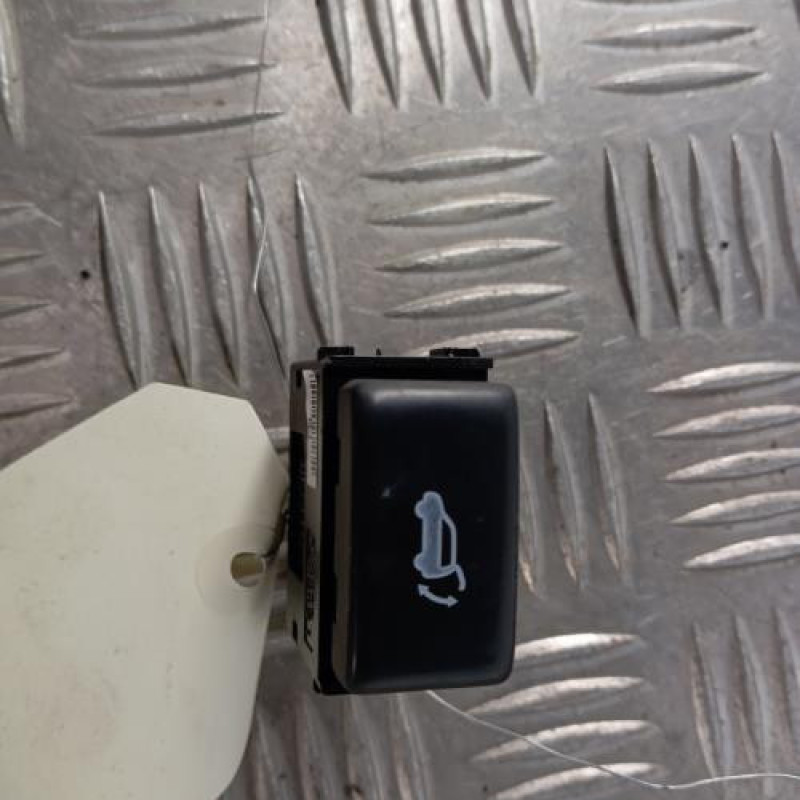 Bouton de coffre RENAULT KOLEOS 2