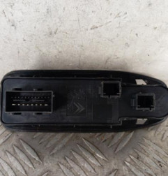 Interrupteur de leve vitre avant gauche PEUGEOT 2008 1