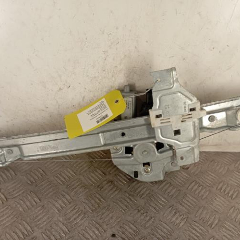 Leve vitre electrique avant gauche PEUGEOT 2008 1