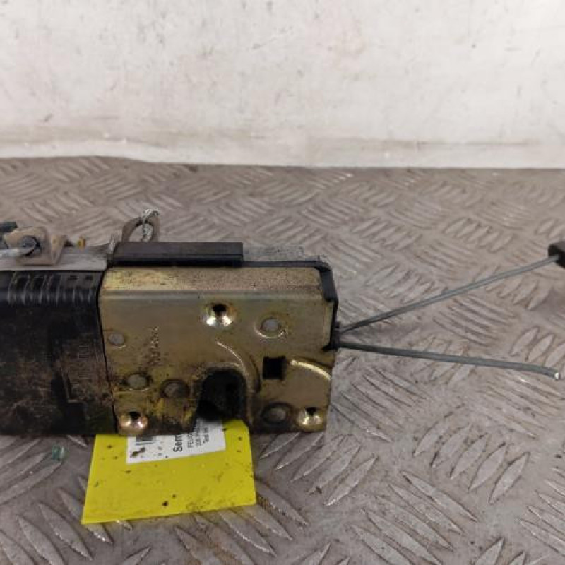 Serrure avant droit PEUGEOT 206 Serrure avant droit PEUGEOT 206