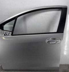 Porte avant gauche TOYOTA YARIS 3 Photo n°1