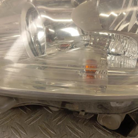 Optique avant principal gauche (feux)(phare) PEUGEOT 5008 1