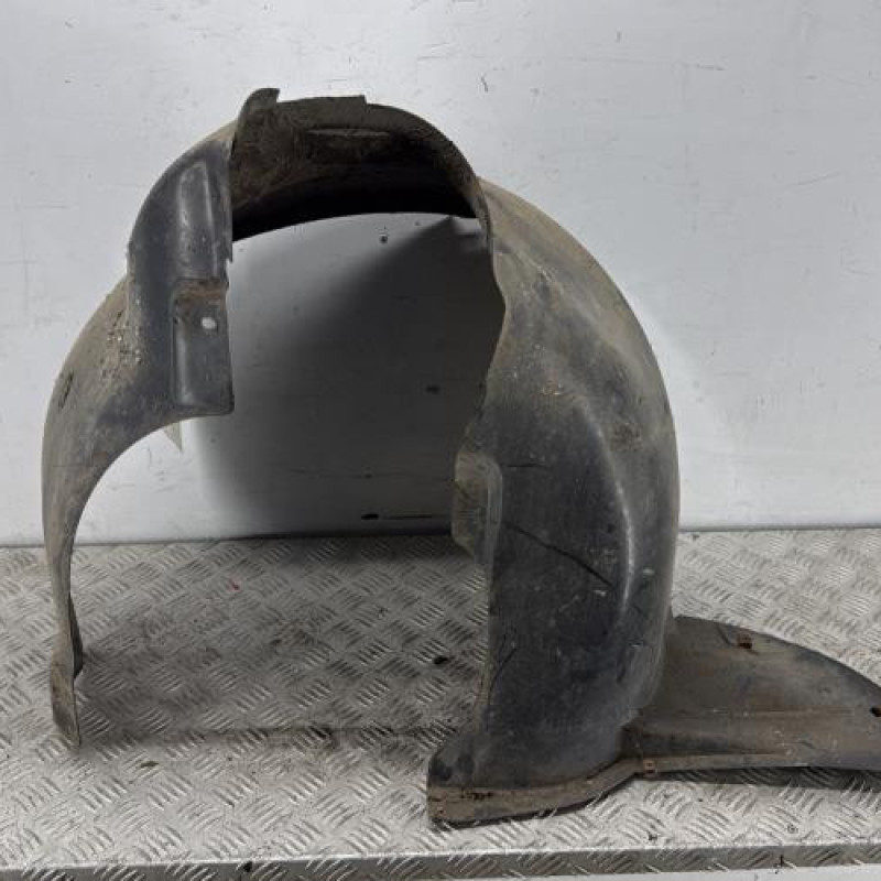 Pare boue avant gauche VOLKSWAGEN FOX
