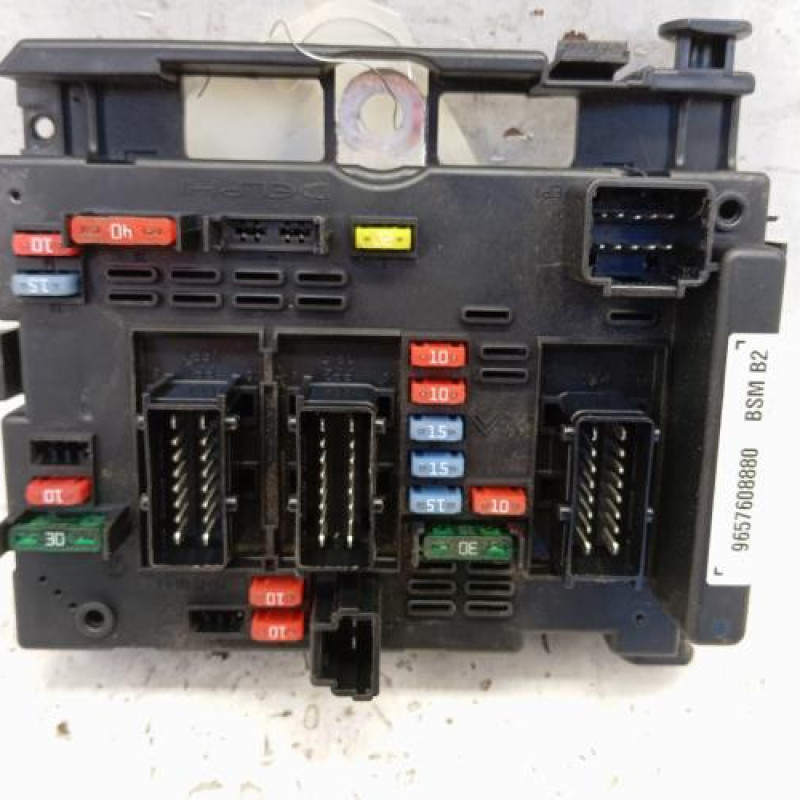 Boitier servitude moteur (BSM) PEUGEOT 206+ Boitier servitude moteur (BSM) PEUGEOT 206+