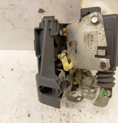 Serrure avant gauche DACIA DUSTER 1