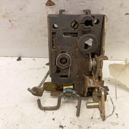 Serrure avant gauche PEUGEOT 106