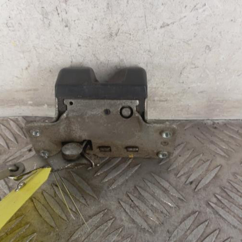 Serrure de hayon OPEL MERIVA A Serrure de hayon OPEL MERIVA A