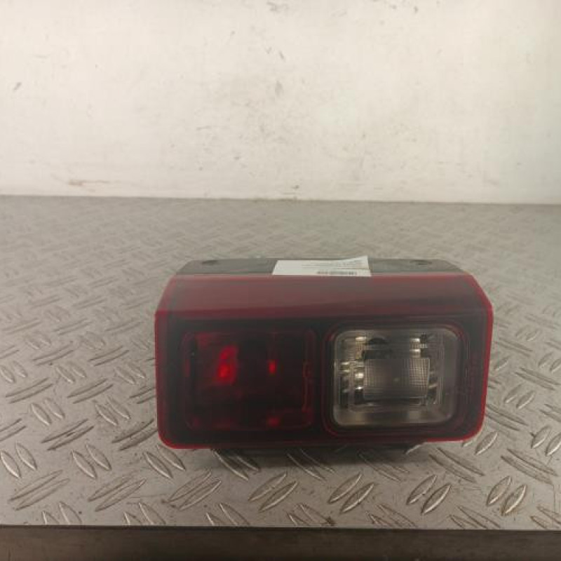 Feu de pare choc arriere gauche OPEL VIVARO 2