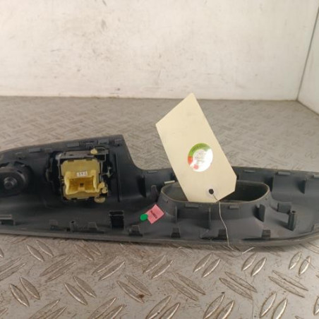 Interrupteur de leve vitre avant gauche OPEL VIVARO 2