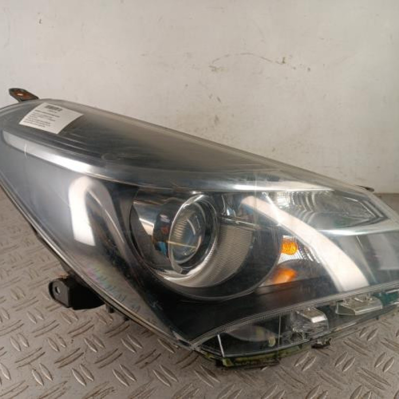 Optique avant principal droit (feux)(phare) TOYOTA YARIS 3