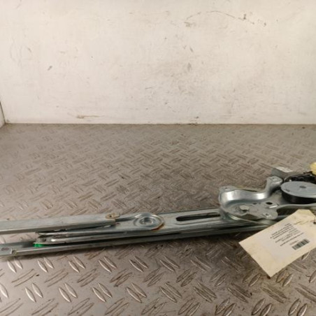 Leve vitre electrique avant gauche TOYOTA YARIS 3 Photo n°1