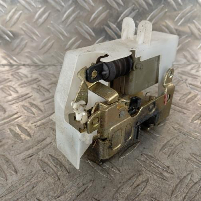 Serrure arriere gauche RENAULT CLIO 2