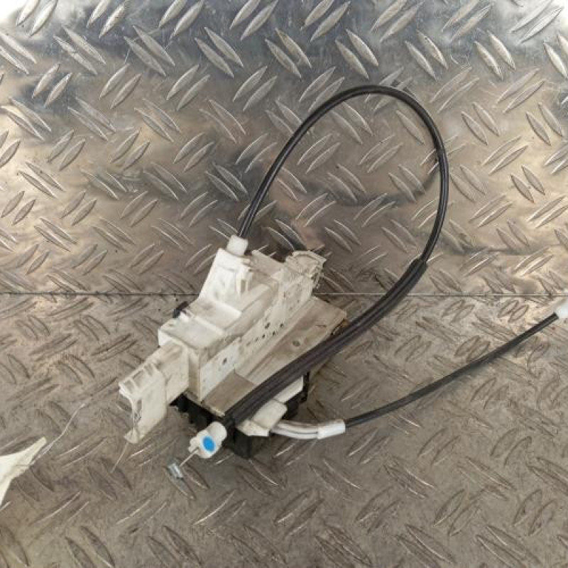 Serrure avant gauche PEUGEOT 407