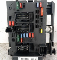 Boitier servitude moteur (BSM) PEUGEOT 206+ Photo n°1