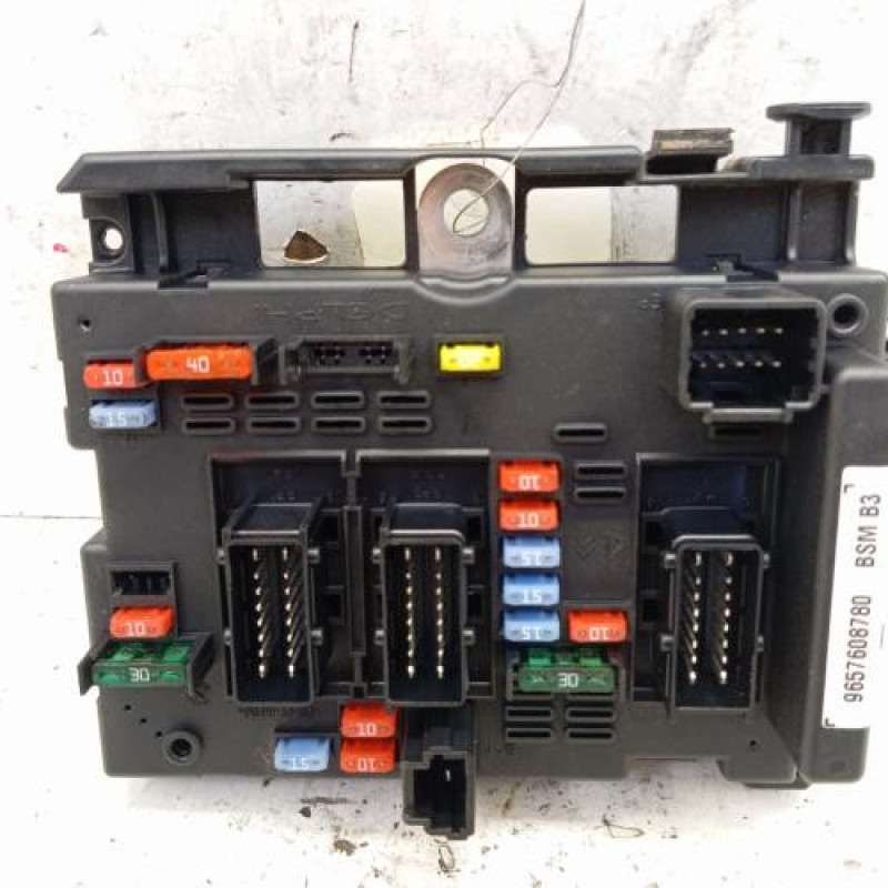 Boitier servitude moteur (BSM) PEUGEOT 206+