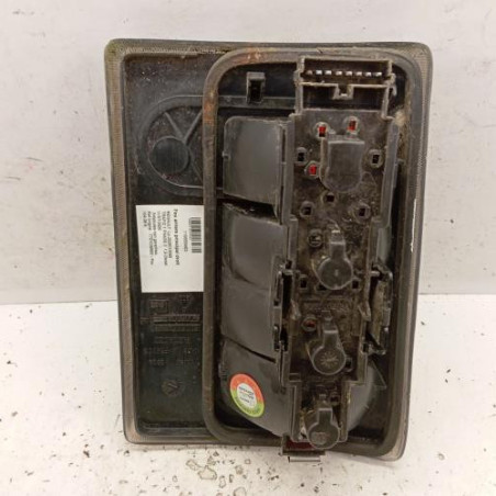 Feu arriere principal droit (feux) RENAULT TRAFIC 1