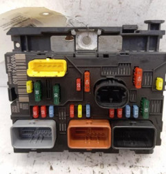 Boitier servitude moteur (BSM) PEUGEOT 307 Photo n°1