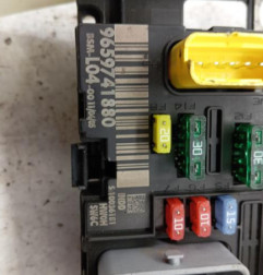 Boitier servitude moteur (BSM) PEUGEOT 307 Photo n°3