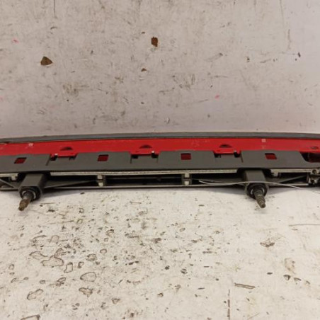 Feu arriere stop central PEUGEOT 5008 1