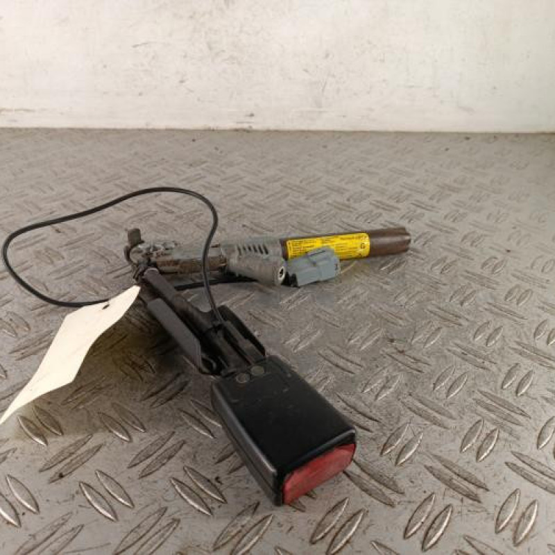Attache ceinture avant gauche RENAULT KANGOO 1