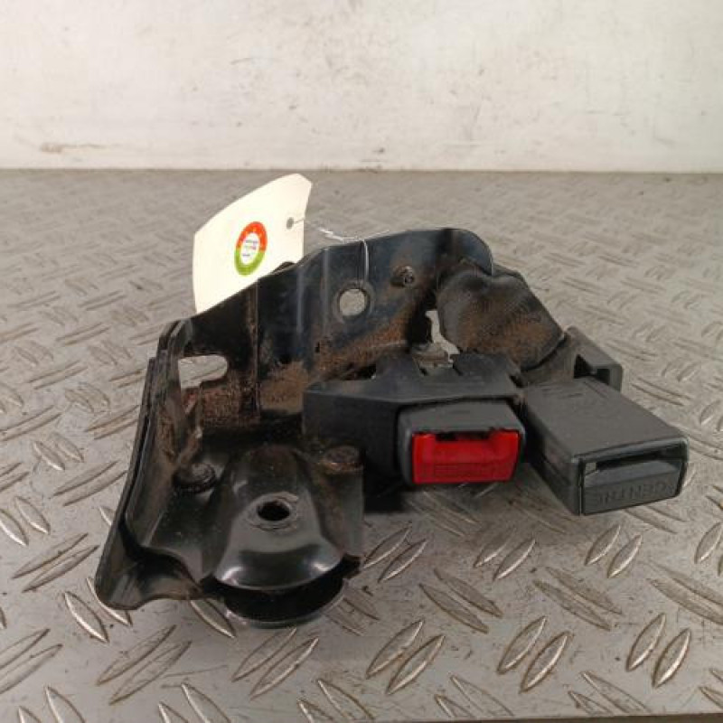 Attache ceinture arriere gauche RENAULT CLIO 3