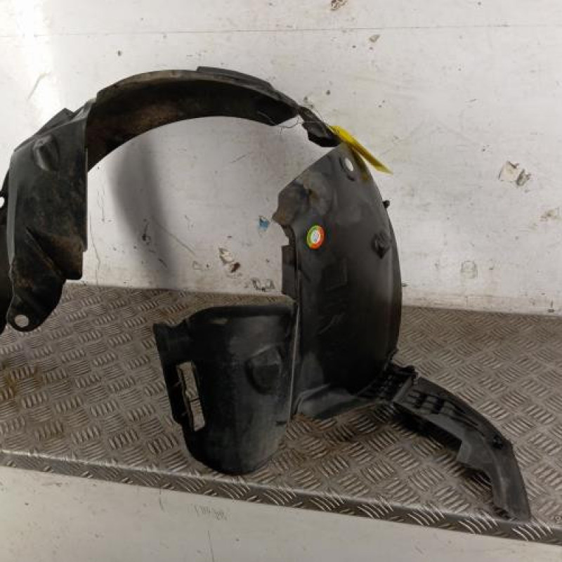 Pare boue avant gauche RENAULT CLIO 2